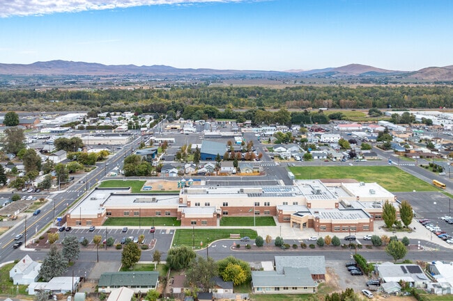 A view of the Union Gap School is seen from the street.
