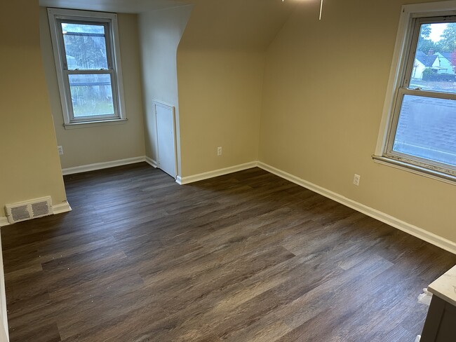 7517 Sterling, Center Line, MI 48015 - photo 7