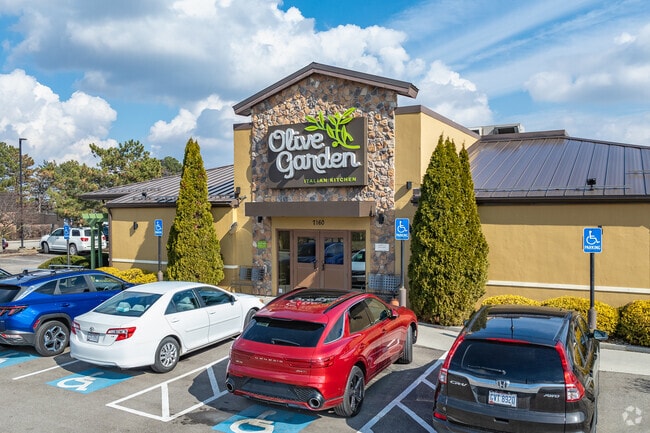 Olive Garden Italian Restaurant is located 5 minutes away from Brookside Colony.