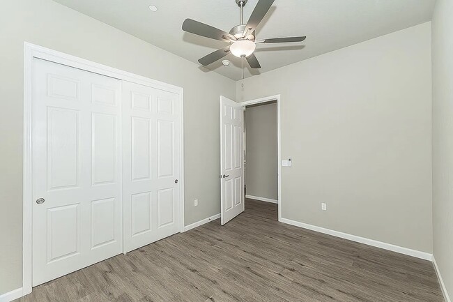 6016 E Sussex Way, Fresno, CA 93727 - photo 7