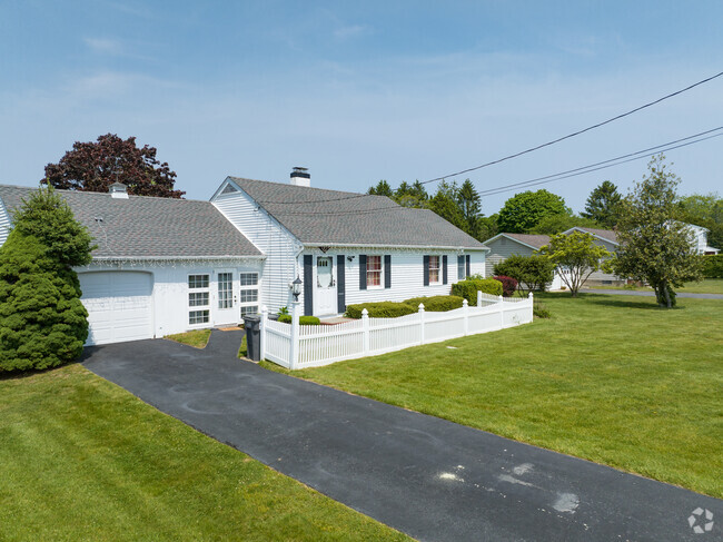 Minimal Traditional Ranch style homes are commonly seen in Eastport.