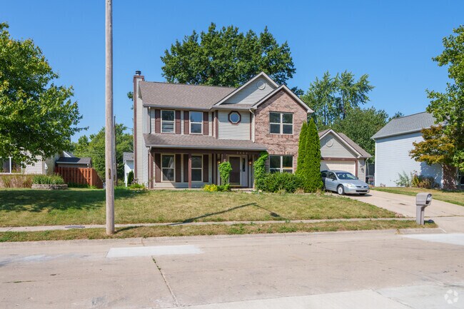 New Traditional homes feature attached garages in Sherwood.
