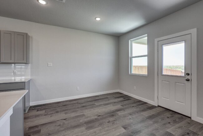 9883 Chavaneaux Landing, San Antonio, TX 78221 - photo 6