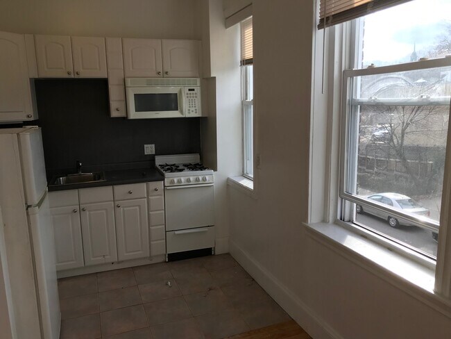 131 Park Dr unit 4, Boston, MA 02215 - photo 2