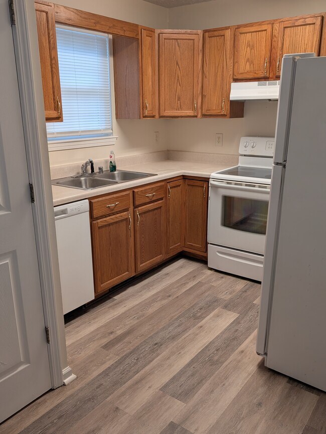 138 Crestview Dr unit A, Franklin, KY 42134 - photo 3