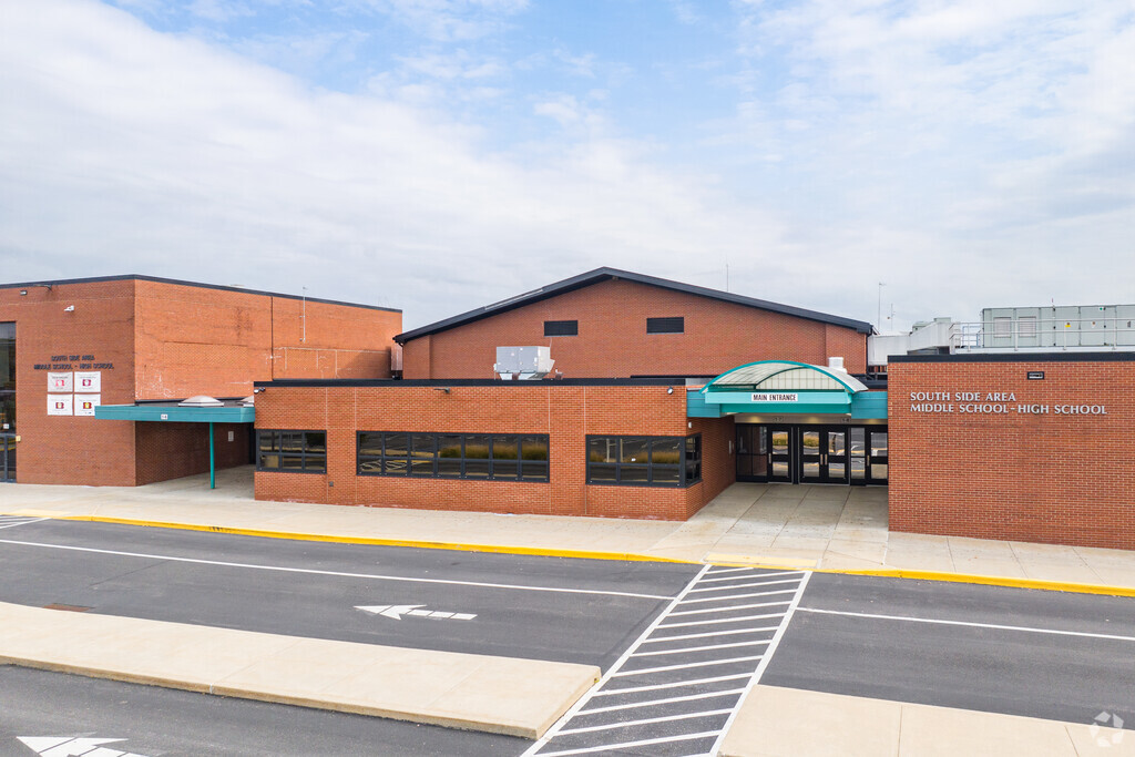 South Side Middle School sports a 10:1 student to teacher ratio.