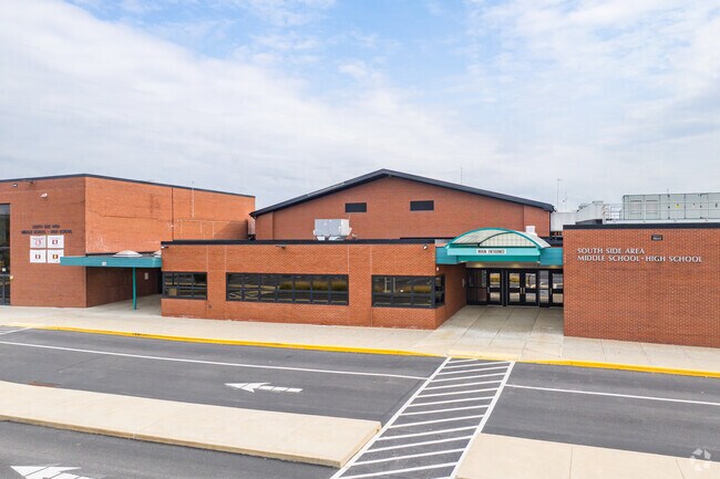 South Side Middle School sports a 10:1 student to teacher ratio.