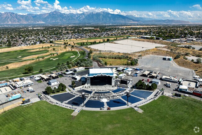 Oquirrh is near Utah First Credit Union Amphitheater, which always has a great lineup of concert