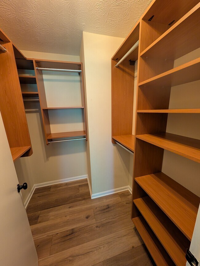 Bedroom - walk in closet