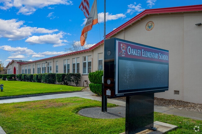 Oakley Elementary School offers a range of extracurricular activities to its students.