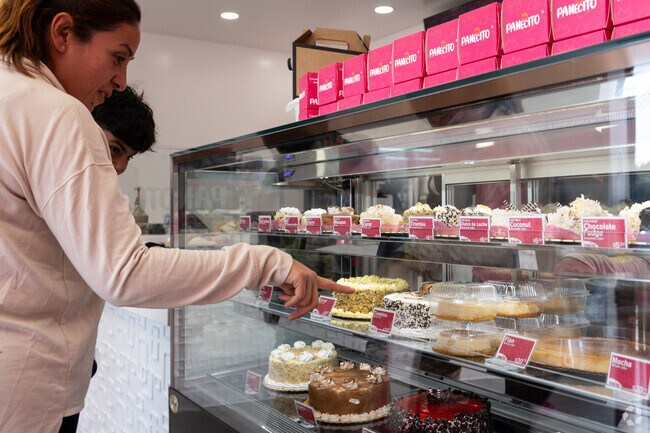 My Panecito is specializing in exquisite Mexican sweet bread, gourmet cakes and seasonal treats.