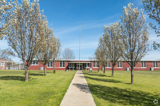 Magee Middle School serves 335 students.