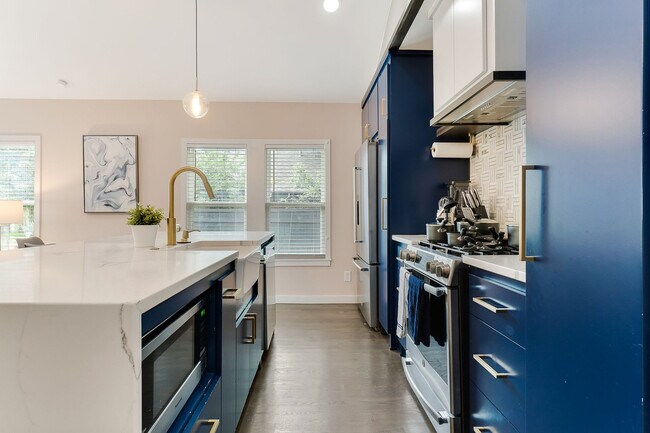 1514 Elmwood Blvd unit ID1018233P, Dallas, TX 75224 - photo 6