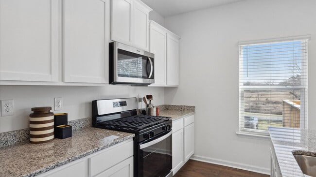 1512 Fox Meadow Cir unit 36208307, Bluff City, TN 37618 - photo 2