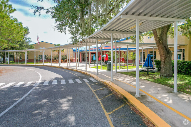 Bus drop off and pick up lanes at Tavares Elementary School.