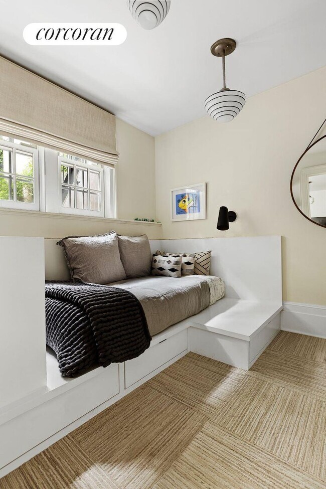 29 Bethune St, New York, NY 10014 - photo 7