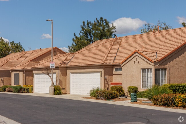 Terra Linda residents can choose a modern well maintained condo.