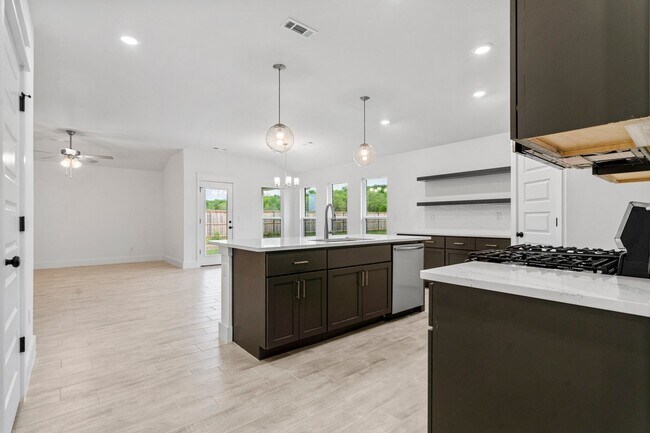 909 Aberdeen Ave, Carl Junction, MO 64834 - photo 4