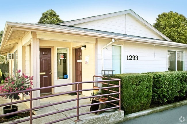 South Pointe Apartments, Salem, OR 97306 - photo 7