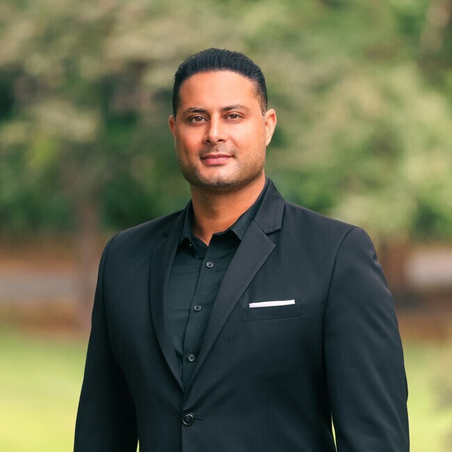Agent Photo