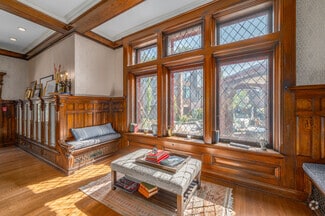 2348 Overlook Rd, Cleveland Heights, OH 44106