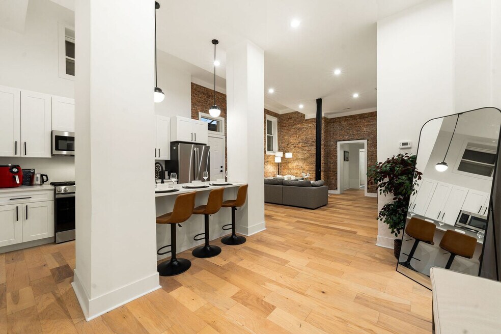 1941 W Augusta Blvd unit ID1354351P, Chicago, IL 60622 - photo 1