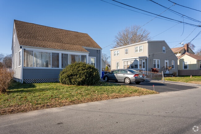 This row of cape homes in Riverside is a must see for its exceptional, one of a kind views.