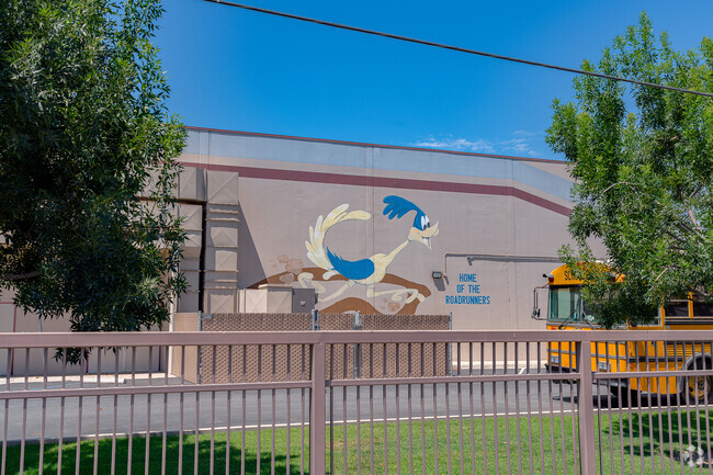 Buttonwillow Elementary School is the home of the Roadrunners.