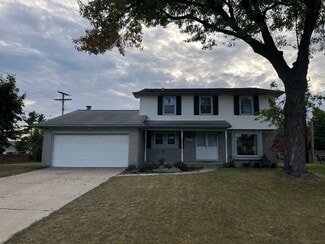 27021 Nantucket Ct, Southfield, MI 48076