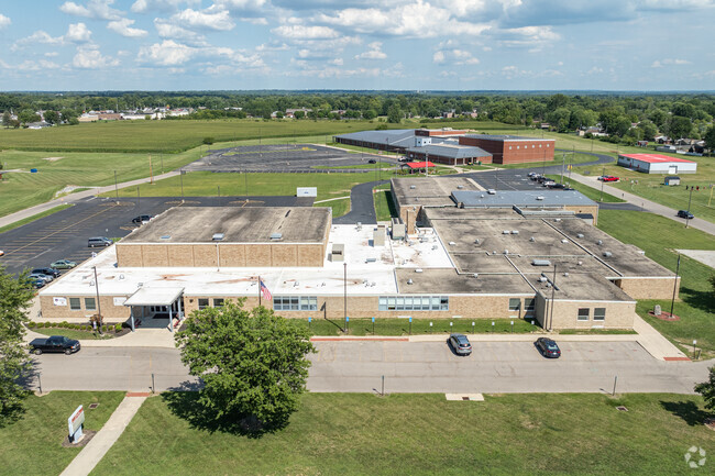 Dixie Middle School has a student to teacher ratio of 14 to 1.