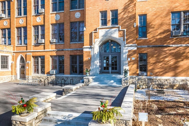 Academie Lafayette has forward-thinking parents, faculty, and staff.