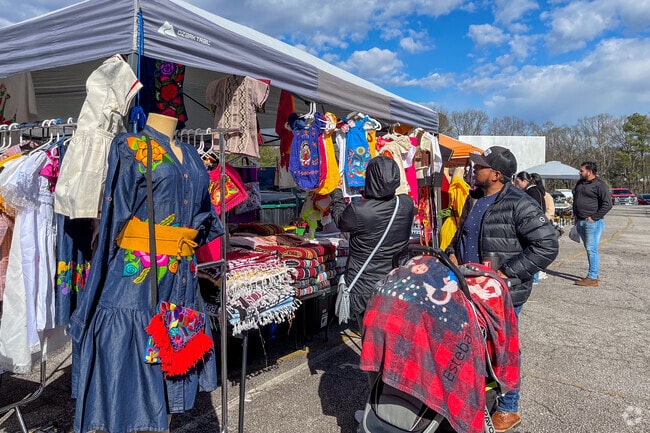 Southeast Atlanta's Starlight Drive-in hosts a popular flea market every Saturday and Sunday.