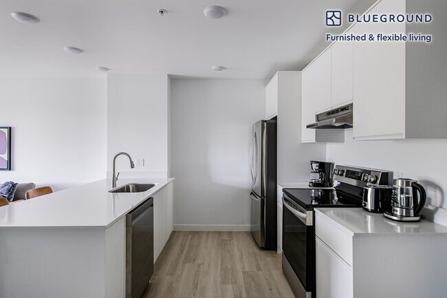 2201 Polk St unit FL2-ID117, Hollywood, FL 33020 - photo 5