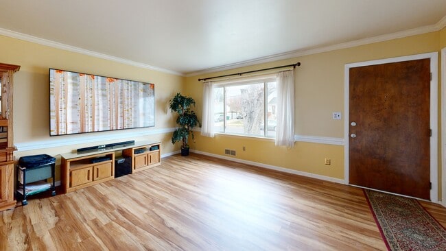 7507 Dover Ln, Lanham, MD 20706 - photo 2