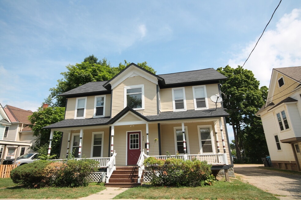 832 W Walnut St, Kalamazoo, MI 49007 - photo 1