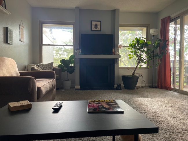 1479 Cliff Ct unit 1479 Cliff Court Uni, Columbus, OH 43204 - photo 2