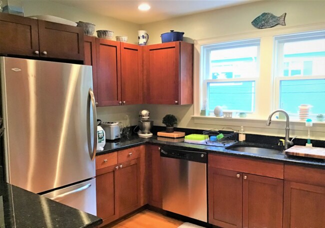 60 Magnolia Ave unit 2, Cambridge, MA 02138 - photo 2