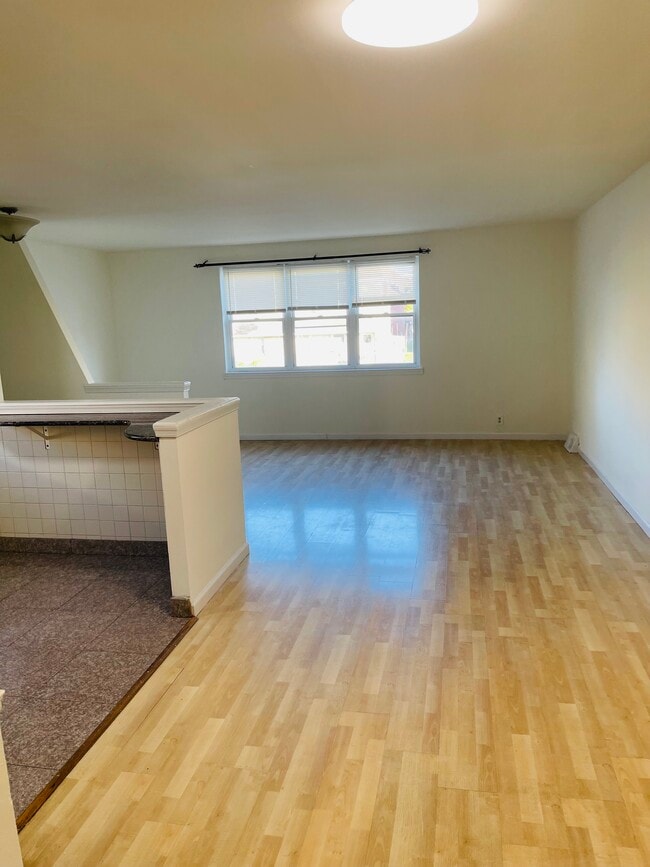 7958 Langdon St Unit 2, Philadelphia, PA 19111
