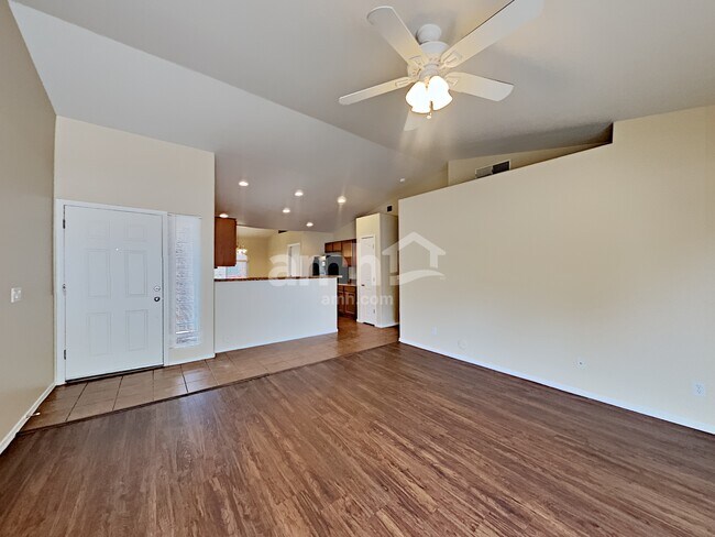 5305 S 27th Dr, Phoenix, AZ 85041 - photo 5