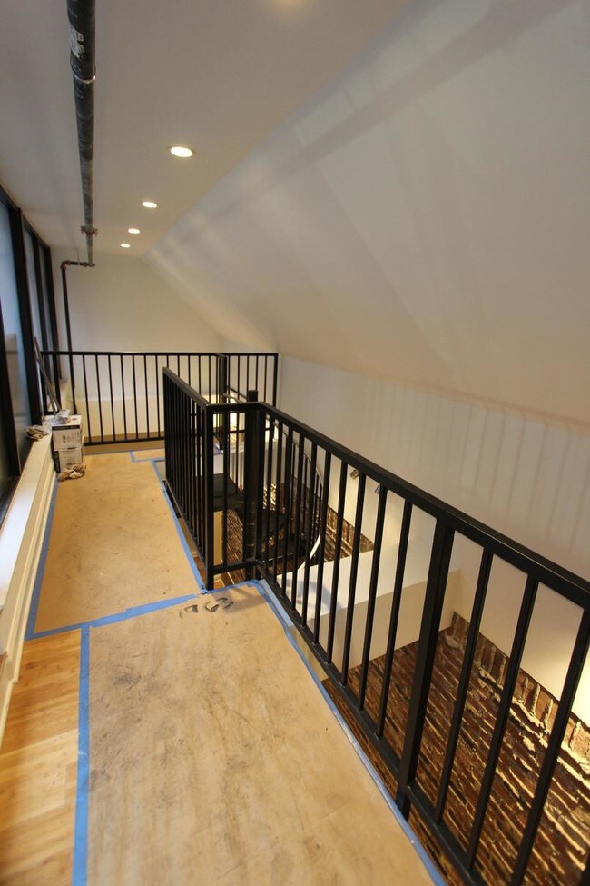 139 7th St Unit 2000, Pittsburgh, PA 15222