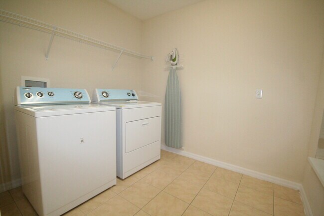2631 Emerald Lake Ct unit 2631, Kissimmee, FL 34744 - photo 4