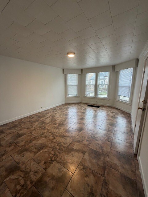 91 Crocker Blvd unit 1, Mount Clemens, MI 48043 - photo 3