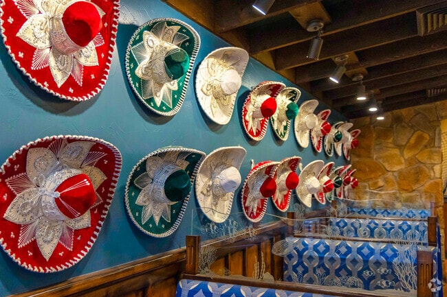 With live mariachi music every Friday night, Mariscos Altamar is a party spot not to be rivaled.