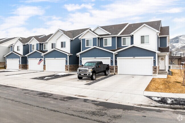Spacious, new townhomes have beautiful views in Smithfield.