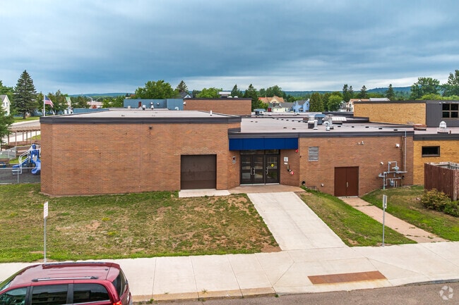 Minnehaha Elementary School  has a C+ niche score.