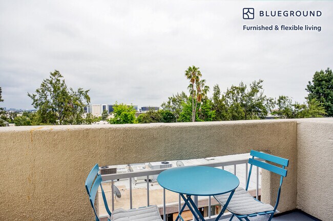 114 N Doheny Dr unit FL4-ID1062, West Hollywood, CA 90048 - photo 6