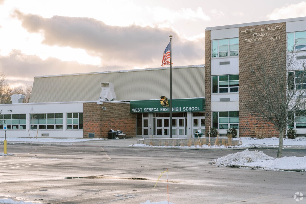 West Seneca East High School has an average class size of 20 students.