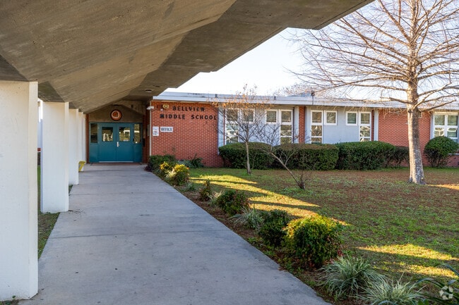 Bellview Middle near Beulah offers diverse programs for students, and earns a C- on Niche.