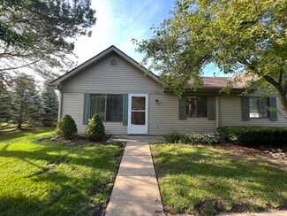 1257 Oxford Manor Ct Unit 1, South Lyon, MI 48178