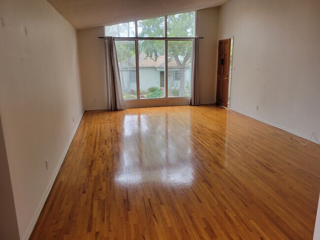 2318 10th St unit 1, Santa Monica, CA 90405 - photo 4